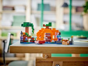 LEGO Minecraft The Pumpkin Farm 21248 Building Toy
