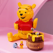 LEGO® ǀ Disney Winnie the Pooh - Classic Decoration Building Kit with Honey Pot for Ages 18+ - 43300